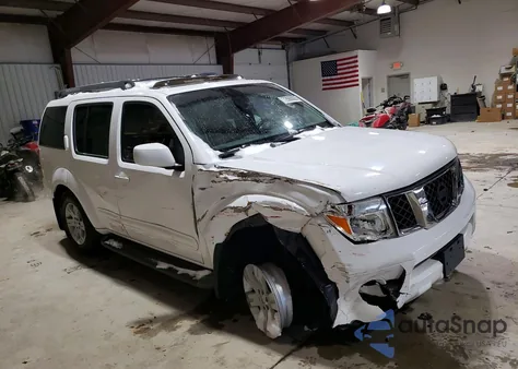 2005 Nissan Pathfinder Le z USA, uszkodzony, nr VIN 5N1AR18WX5C720318